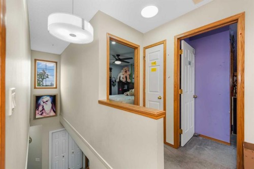 7820 Laguna Way Ne, Calgary, AB 