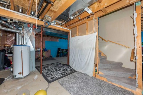 7820 Laguna Way Ne, Calgary, AB 