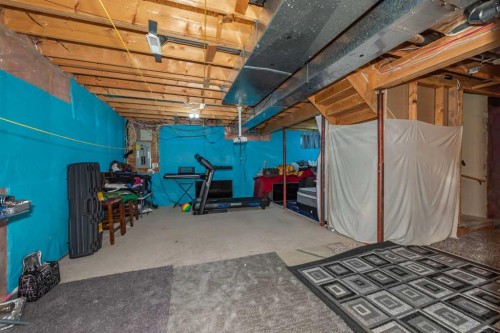 7820 Laguna Way Ne, Calgary, AB 