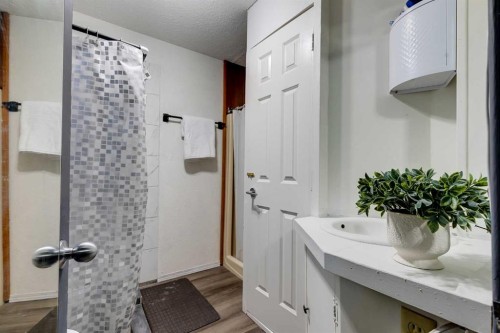 2906 17 Street Sw, Calgary, AB 