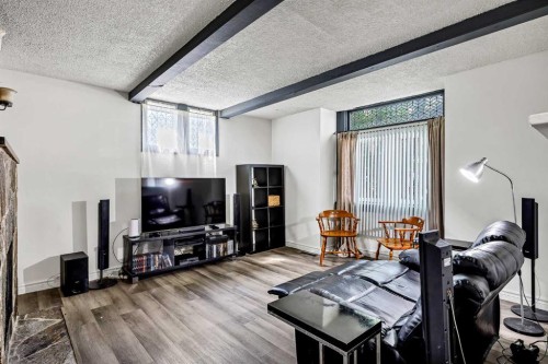 2906 17 Street Sw, Calgary, AB 