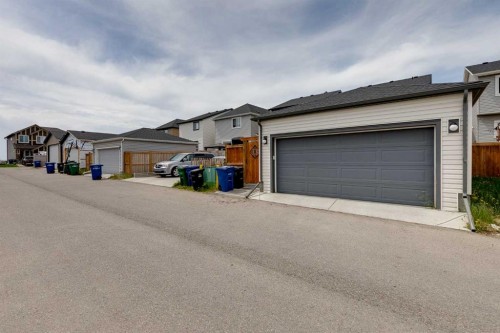 228 Hillcrest Road Sw, Airdrie, AB 