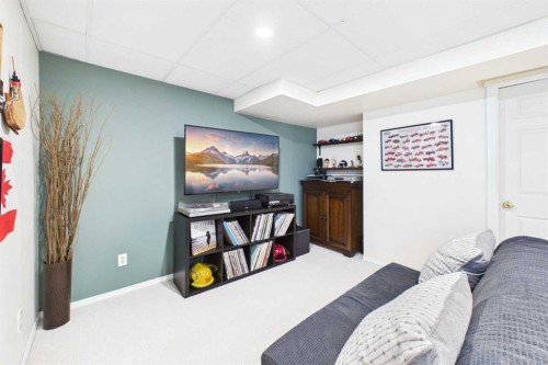 67 Prestwick Crescent Se, Calgary, AB - Indoor Photo Showing Bedroom