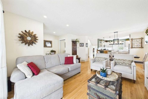 67 Prestwick Crescent Se, Calgary, AB - Indoor Photo Showing Living Room