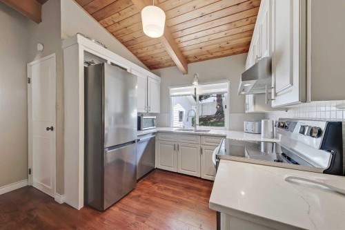 185 Springwood Drive Sw, Calgary, AB 