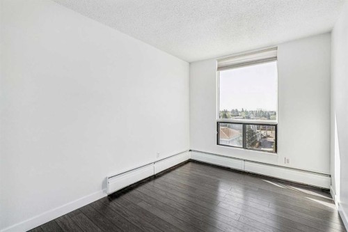 701-2909 17 Avenue Sw, Calgary, AB - Indoor Photo Showing Other Room