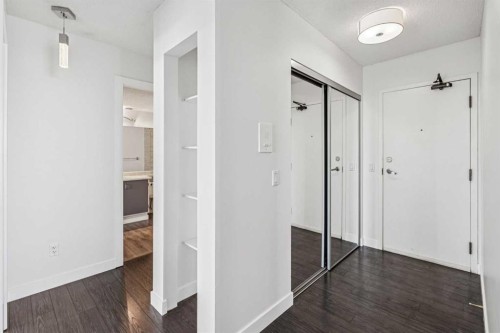 701-2909 17 Avenue Sw, Calgary, AB - Indoor Photo Showing Other Room