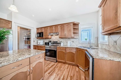 832 Coopers Square Sw, Airdrie, AB 