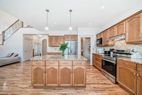 832 Coopers Square Sw, Airdrie, AB 
