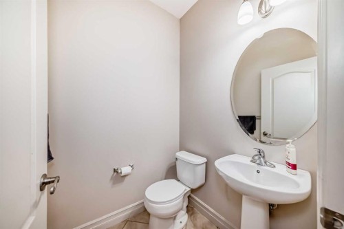 832 Coopers Square Sw, Airdrie, AB 