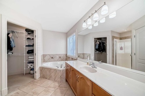 832 Coopers Square Sw, Airdrie, AB 