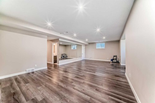 832 Coopers Square Sw, Airdrie, AB 