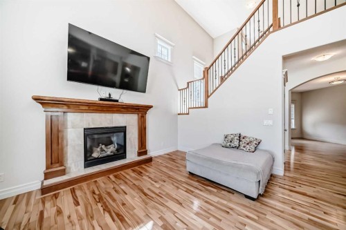 832 Coopers Square Sw, Airdrie, AB 