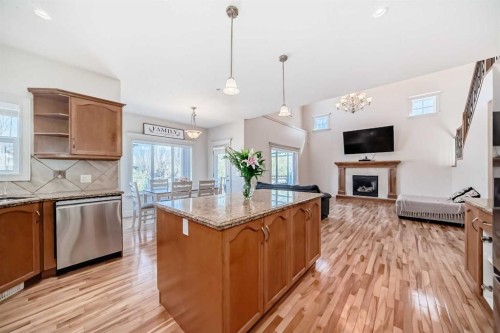 832 Coopers Square Sw, Airdrie, AB 