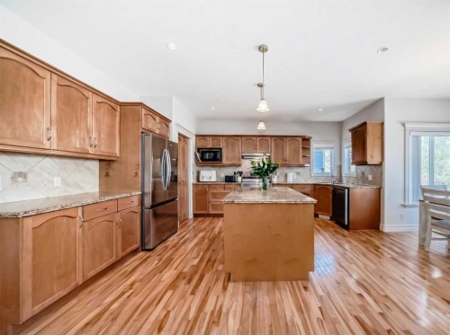 832 Coopers Square Sw, Airdrie, AB 