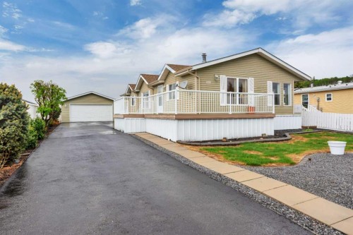 418 6 Street NW Sundre, AB T0M 1X0