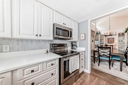 401-3719B 49 Street Nw, Calgary, AB - Indoor Photo Showing Kitchen