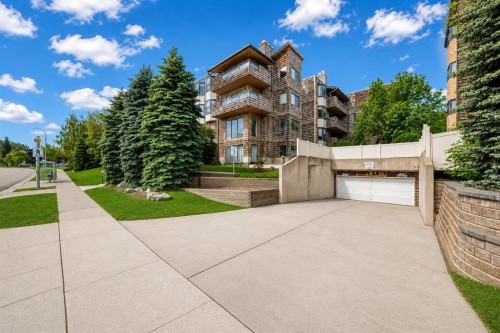 401-3719B 49 Street Nw, Calgary, AB - Outdoor