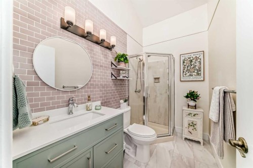 401-3719B 49 Street Nw, Calgary, AB - Indoor Photo Showing Bathroom