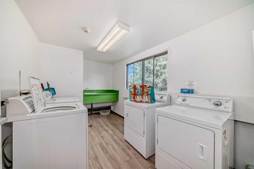 401-3719B 49 Street Nw, Calgary, AB - Indoor Photo Showing Laundry Room