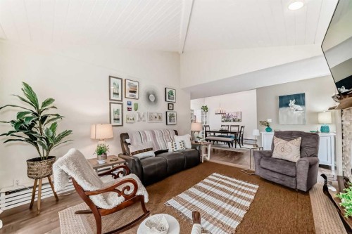 401-3719B 49 Street Nw, Calgary, AB - Indoor Photo Showing Living Room