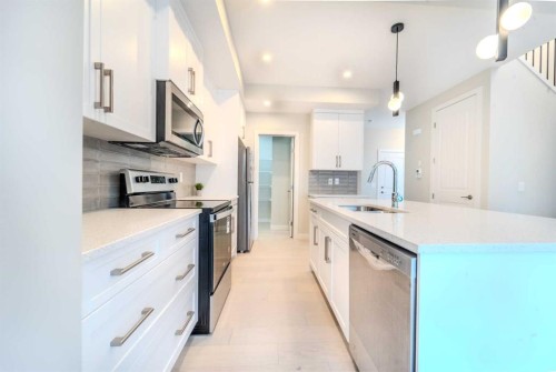 124 Waterford Way, Chestermere, AB 
