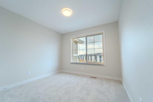 124 Waterford Way, Chestermere, AB 