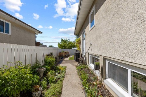 1141 Ninga Road Nw, Calgary, AB 