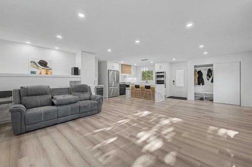 12108 Lake Waterton Way Se, Calgary, AB 