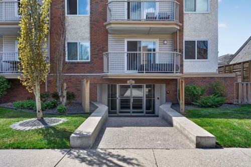 202-809 4 Street NE Calgary, AB T2E 3S9