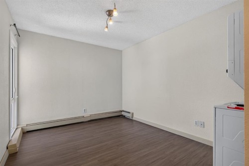 202-809 4 Street Ne, Calgary, AB 