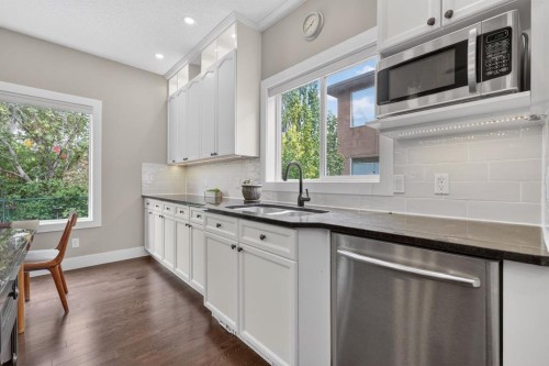 46 Simcrest Manor Sw, Calgary, AB 