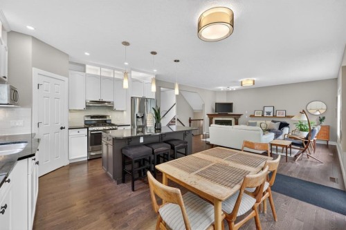 46 Simcrest Manor Sw, Calgary, AB 