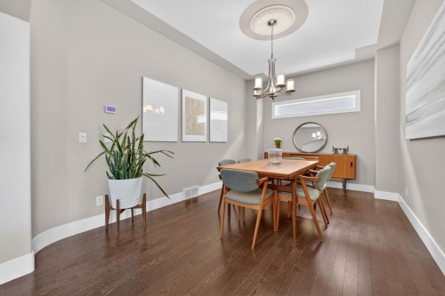 46 Simcrest Manor Sw, Calgary, AB 