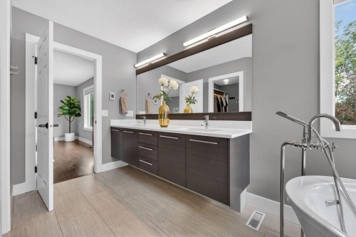 46 Simcrest Manor Sw, Calgary, AB 