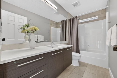 46 Simcrest Manor Sw, Calgary, AB 