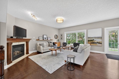 46 Simcrest Manor Sw, Calgary, AB 