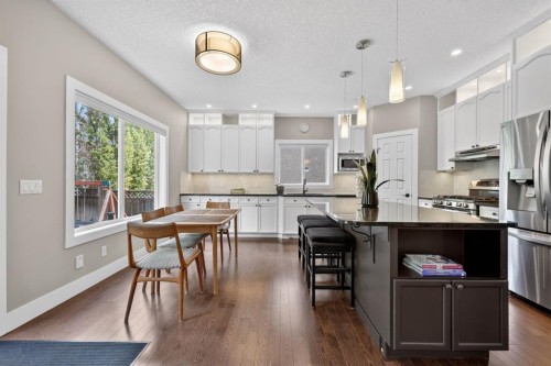 46 Simcrest Manor Sw, Calgary, AB 
