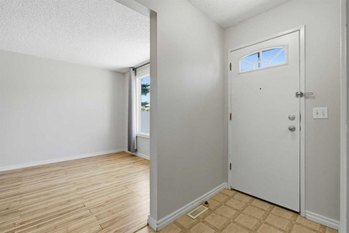 35-740 Bracewood Drive Sw, Calgary, AB 