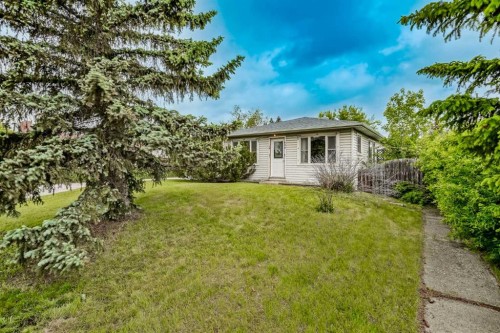 504 1 Avenue NE Airdrie, AB T4B 1R1