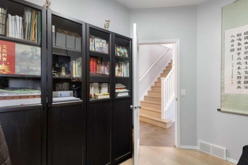 76 Rockywood Park Nw, Calgary, AB 