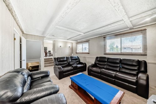 28 Rundlelawn Place Ne, Calgary, AB - Indoor