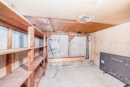 28 Rundlelawn Place Ne, Calgary, AB - Indoor