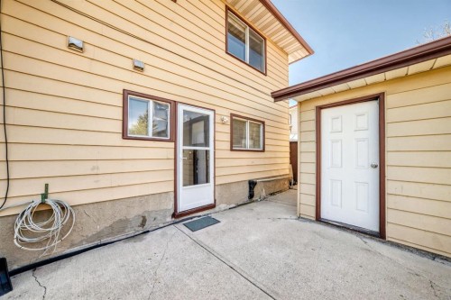 28 Rundlelawn Place Ne, Calgary, AB - Outdoor With Exterior