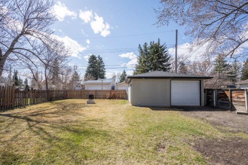 6031 Lacombe Way Sw, Calgary, AB 
