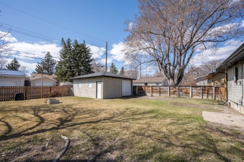 6031 Lacombe Way Sw, Calgary, AB 