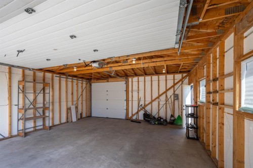 6031 Lacombe Way Sw, Calgary, AB 
