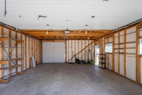 6031 Lacombe Way Sw, Calgary, AB 