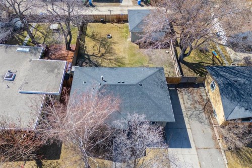 6031 Lacombe Way Sw, Calgary, AB 