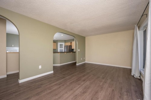 6031 Lacombe Way Sw, Calgary, AB 